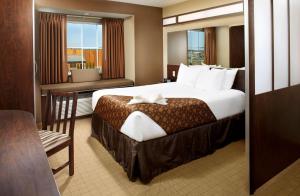 Katil atau katil-katil dalam bilik di Microtel Inn & Suites by Wyndham St Clairsville - Wheeling +41 gambar