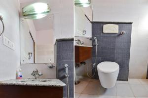 2 immagini di un bagno con servizi igienici e lavandino di FabHotel Royal Residency a Jaipur