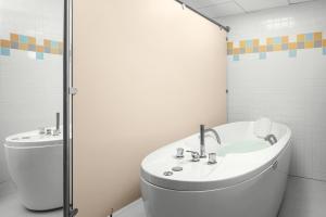 Łazienka w obiekcie Harvey Spa Hotel