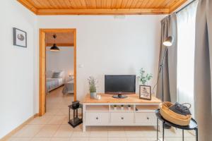 Gallery image of Prainha Apartments in São Roque do Pico