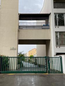 Zdjęcie z galerii obiektu T5 4 chambres Gratte ciel, Villeurbanne, meublé w mieście Villeurbanne