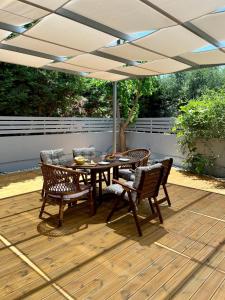 Patio alebo iná vonkajšia časť ubytovania Villa Oliva Rodos