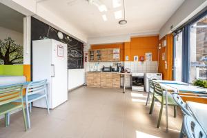 Kuchyňa alebo kuchynka v ubytovaní Island Hostel Budapest