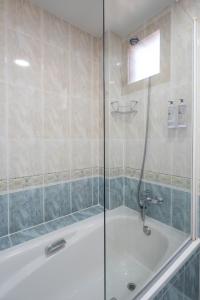 Koupelna v ubytování Hostal Alda Río Duero