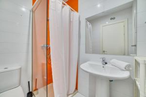 Koupelna v ubytování Apartamentos Rioja Confort by Clabao