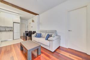Kuchyň nebo kuchyňský kout v ubytování Apartamentos Rioja Confort by Clabao + 19 fotografií