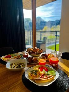 Jedlo v apartmánovom hoteli alebo blízkom okolí