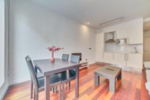 Kuchyň nebo kuchyňský kout v ubytování Apartamentos Rioja Confort by Clabao