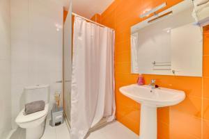 Koupelna v ubytování Apartamentos Rioja Confort by Clabao