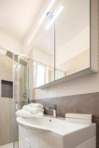 Bathroom sa Tenuta Croce Appartamento Karol-Piscina-Vista Mare