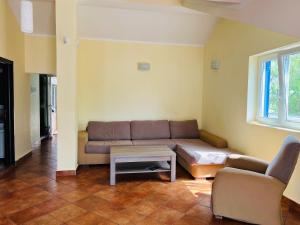 Posezení v ubytování Rafailovici Holiday Apartments