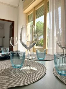 Ποτά στο Wine Black Fronte Mare IUN R2882