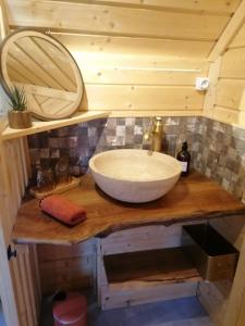 Koupelna v ubytování Le kota des 3 tilleuls + 21 fotografií