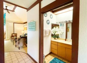 Gallery image of KP40 1Br Poipu Corner Condo with AC, Steps to the Beach in Koloa +54 photos