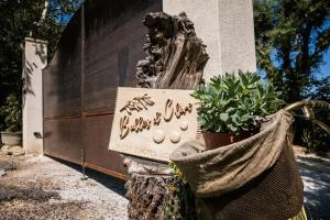 Fotografia z galérie ubytovania Bulles d'Olive Provence - Piscine & Jacuzzi avec vue v destinácii Nyons