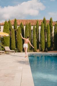 A piscina localizada em Les Terrasses du Bailli ou nos arredores