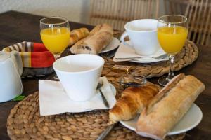 Jídlo v hotelu nebo okolí + 26 fotografií