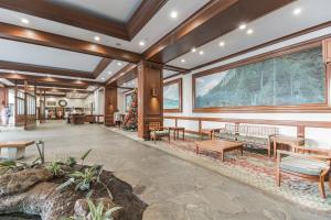Gallery image ng Breezy Waikiki Condo 2 Blocks from the Beach & FREE Parking! sa Honolulu