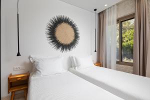 Postel nebo postele na pokoji v ubytování Sun n Salt Private Villas