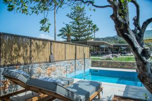 Bazén v ubytovaní KING MINOS RETREAT Resort & Spa alebo v jeho blízkosti