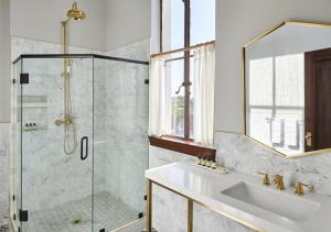 Bathroom sa The Darling