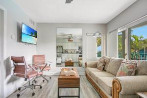 Posezení v ubytování Five Palms Vacation Rentals- Daily - Weekly - Monthly
