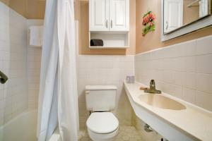 Koupelna v ubytování Five Palms Vacation Rentals- Daily - Weekly - Monthly