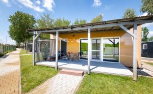 Vonkajšia záhrada v ubytovaní Tisza-tó Apartmanpark