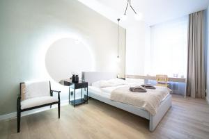 Postel nebo postele na pokoji v ubytování Modern 5min Wenceslas Square APT