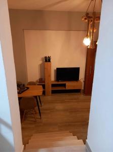 TV a/nebo společenská místnost v ubytování Rafailia's House