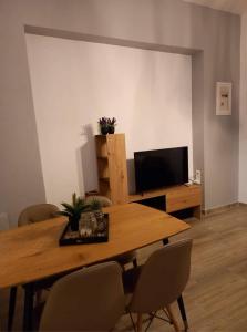 TV a/nebo společenská místnost v ubytování Rafailia's House