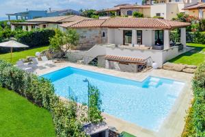 Fotografie z fotogalerie ubytování Villa BRANDINCHI - Heated Pool, Private Beach, Sea View, Wi-Fi v destinaci San Teodoro