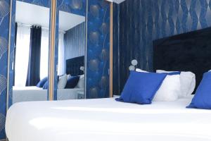 Łóżko lub łóżka w pokoju w obiekcie One bedroom in a Shared Apartment