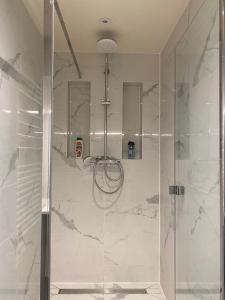 Kúpeľňa v ubytovaní Super appartement refait à neuf beaucoup de charme + 20 fotografií