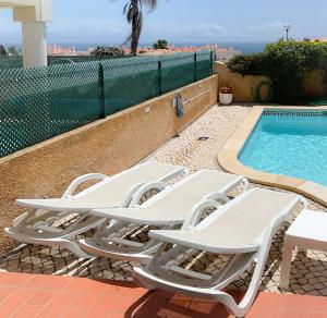 OCEAN VIEW VILLA BELAMARの敷地内または近くにあるプール
