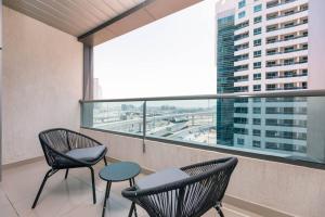 Fotografie z fotogalerie ubytování Urban Caves - Stylish Condo Near Marina Walk With City Views v Dubaji