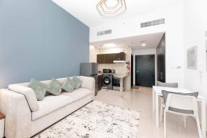 Fotografie z fotogalerie ubytování Urban Caves - Stylish Condo Near Marina Walk With City Views v Dubaji