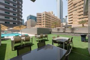 Fotografie z fotogalerie ubytování Urban Caves - Stylish Condo Near Marina Walk With City Views v Dubaji