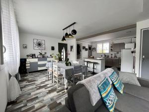 Kuchyň nebo kuchyňský kout v ubytování Maison avec jardin centre ville