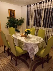 Posezení v ubytování S&W Apartment Loserblick + 8 fotografií