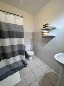 Koupelna v ubytování Casa en caleta la romana