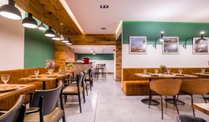 Restavracija oz. druge možnosti za prehrano v nastanitvi Step Inn - Kazbegi