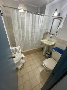Vonios kambarys apgyvendinimo įstaigoje ICCE HOTEL