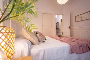 Postel nebo postele na pokoji v ubytování Acogedor apartamento en Serrallo