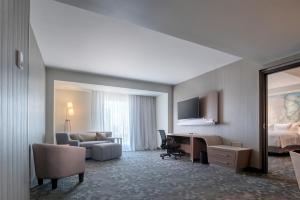 TV a/nebo společenská místnost v ubytování Courtyard by Marriott Ciudad Juarez