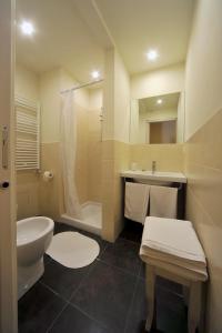 Koupelna v ubytování Hotel Iris