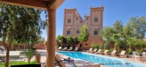 Kasbah Ait BenHadda内部或周边的泳池
