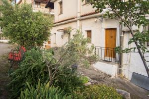 Vonkajšia záhrada v ubytovaní Guesthouse Simou with view 3 bedrooms