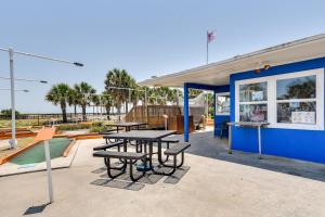 Φωτογραφία από το άλμπουμ του Pet-Friendly Fernandina Beach Condo Walk to Beach σε Fernandina Beach