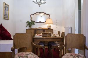 Posedenie v ubytovaní Guesthouse Simou with view 3 bedrooms